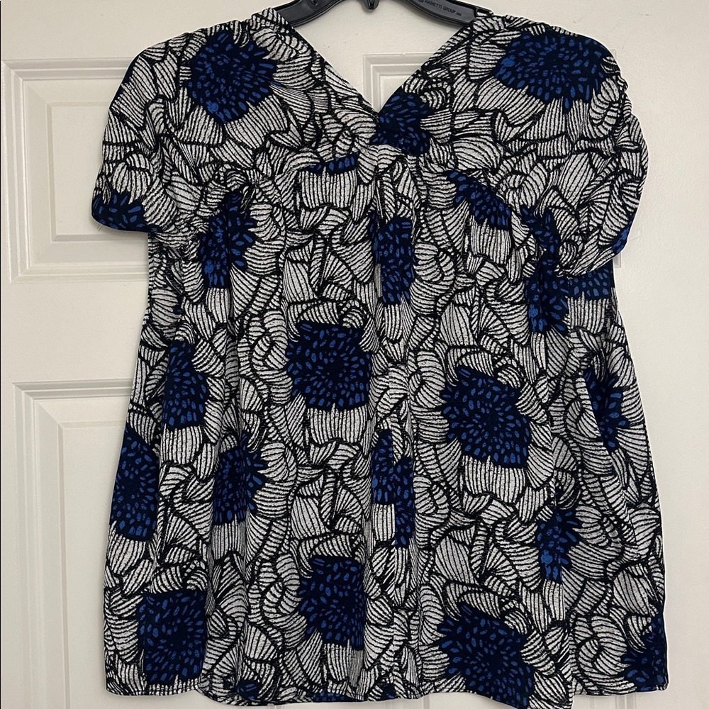 Nic+Zoe Petal Bloom Top Blue/Black Floral Size 1X EUC - Picture 6 of 12